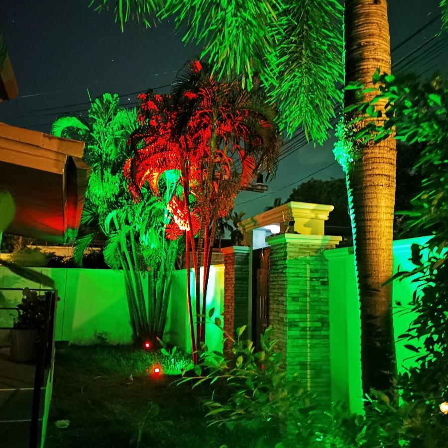 Thai Family Rawai Swimming Pool Villa Hotel エクステリア 写真